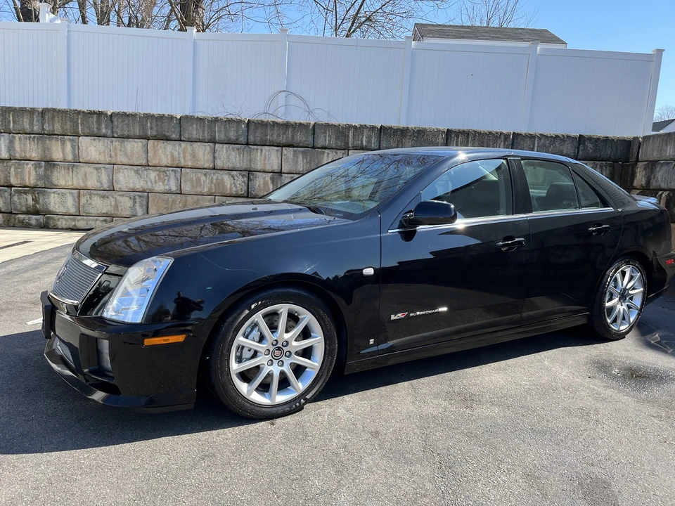 2006 Cadillac STS-V - Image 2 of 31