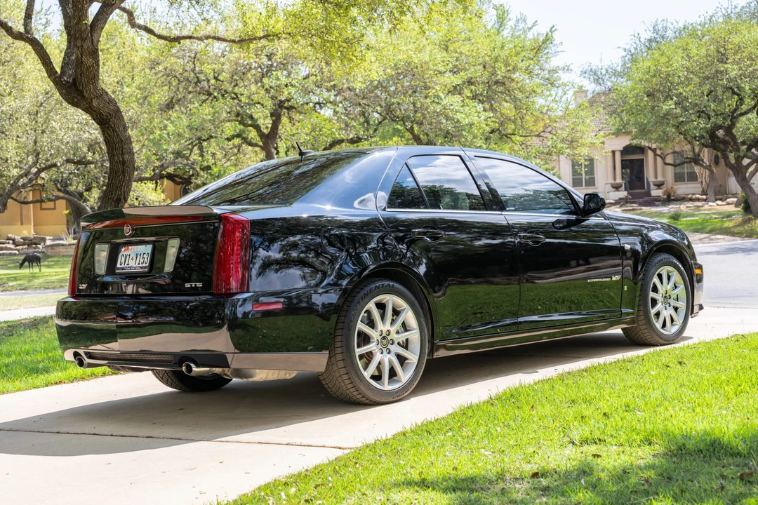 2006 Cadillac STS-V - Image 8 of 31
