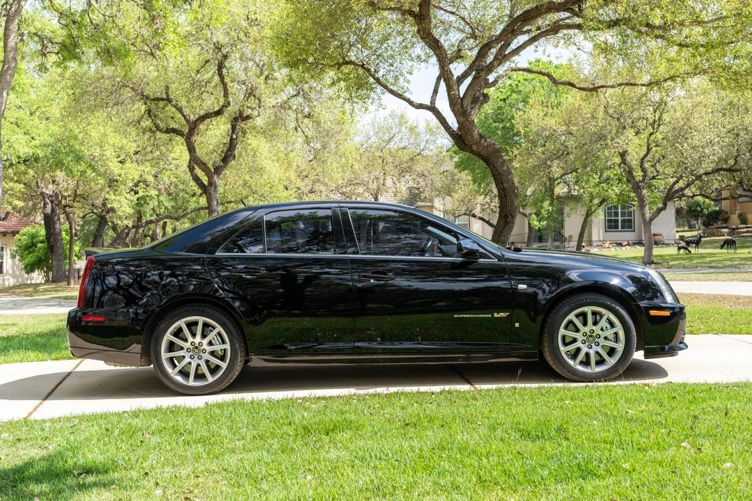 2006 Cadillac STS-V - Image 7 of 31