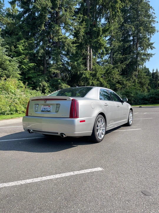 2006 Cadillac STS-V - Image 10 of 31