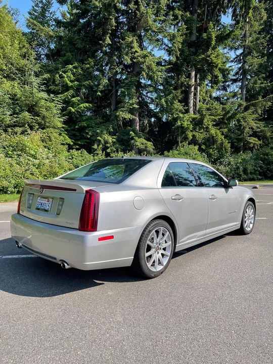 2006 Cadillac STS-V - Image 11 of 31