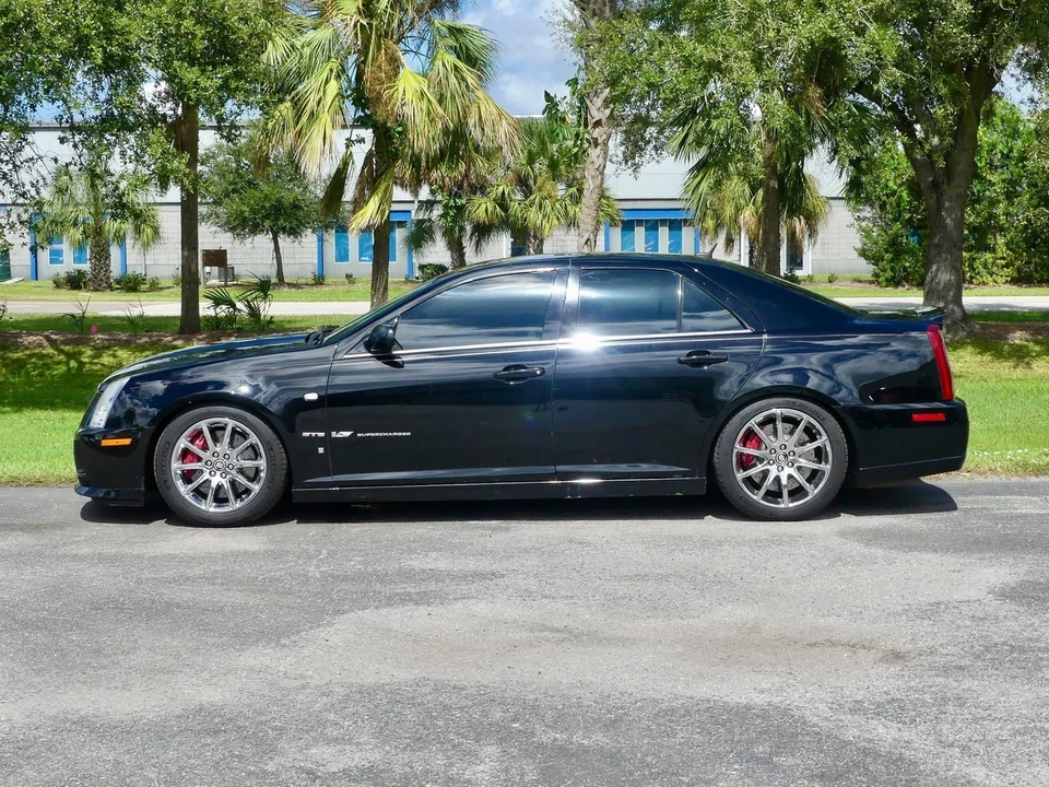 2006 Cadillac STS-V - Image 10 of 21
