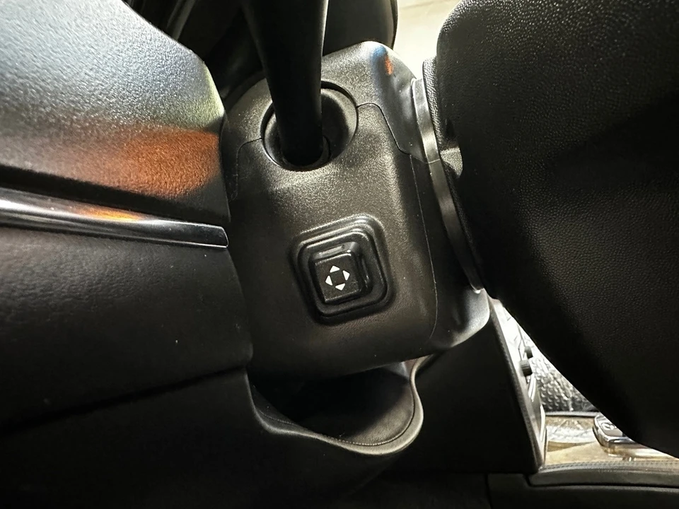2006 Cadillac STS-V - Image 17 of 31