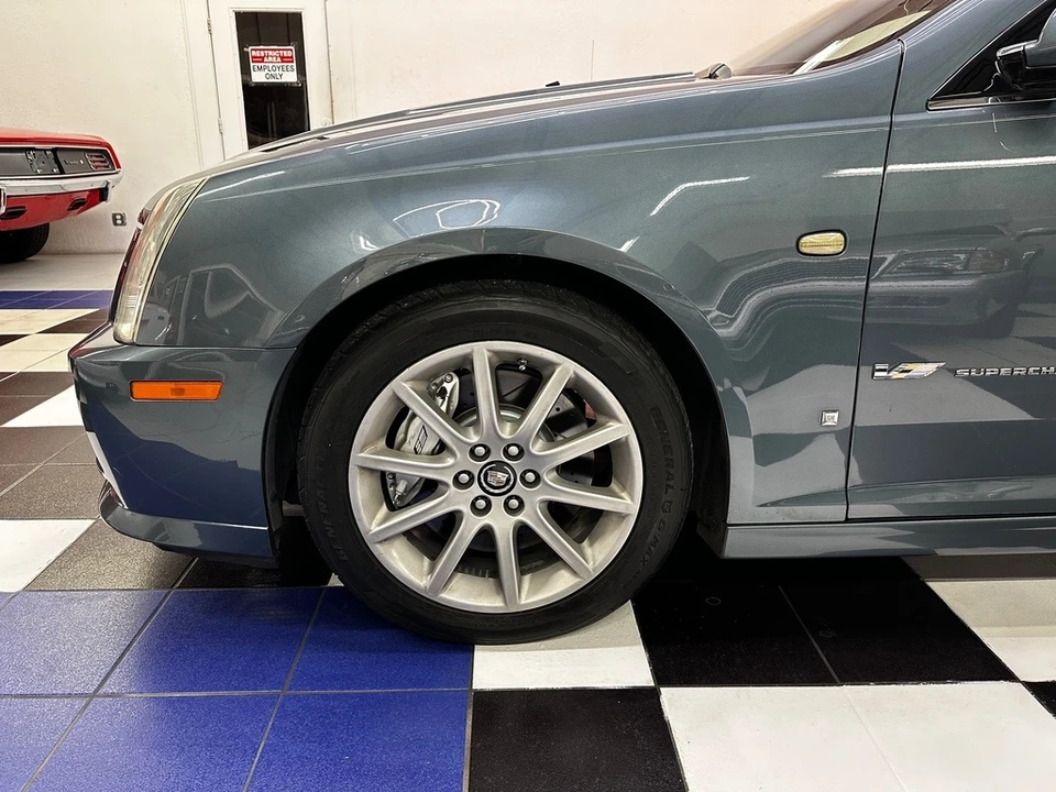 2006 Cadillac STS-V - Image 6 of 31
