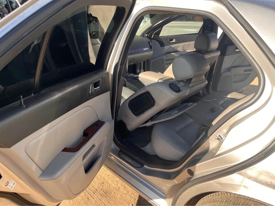 2006 Cadillac STS-V - Image 9 of 13