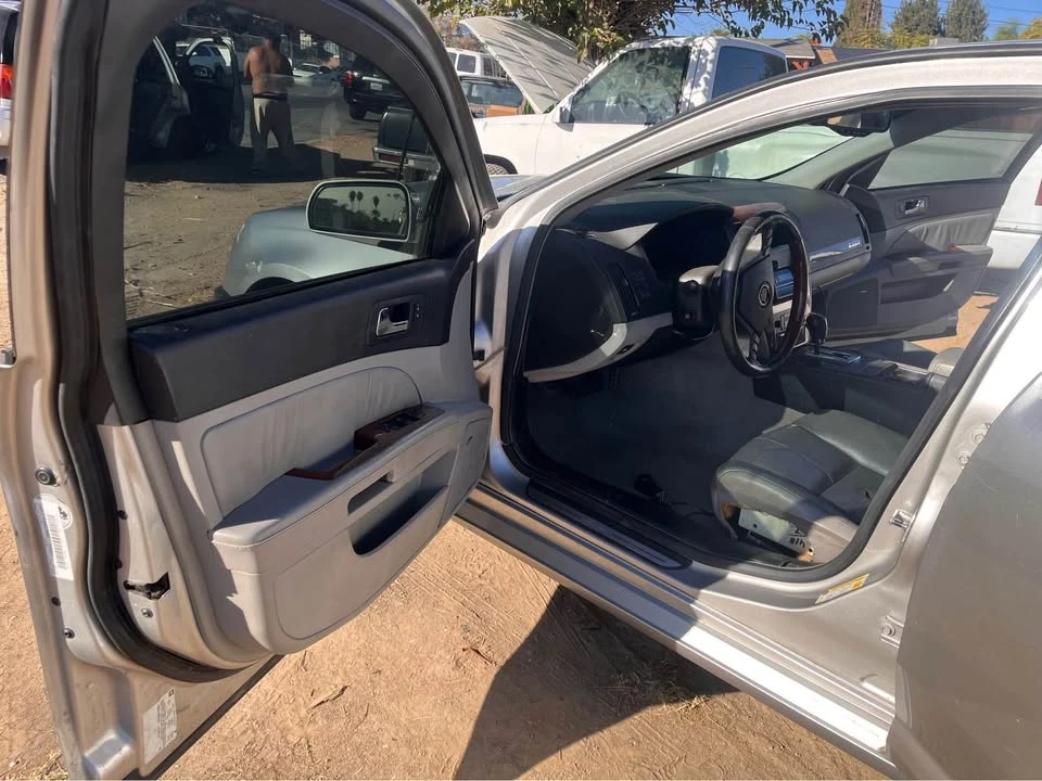 2006 Cadillac STS-V - Image 8 of 13