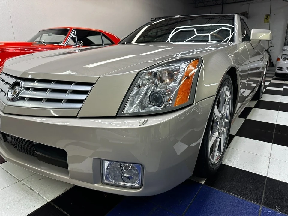 2006 Cadillac XLR - Image 8 of 21
