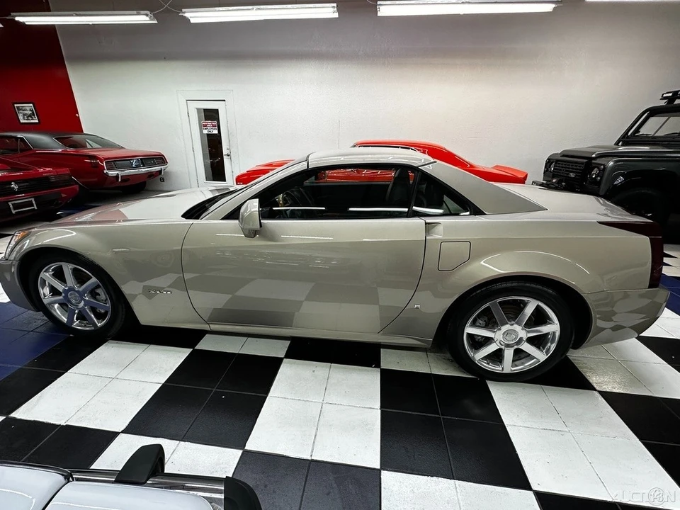 2006 Cadillac XLR - Image 16 of 21