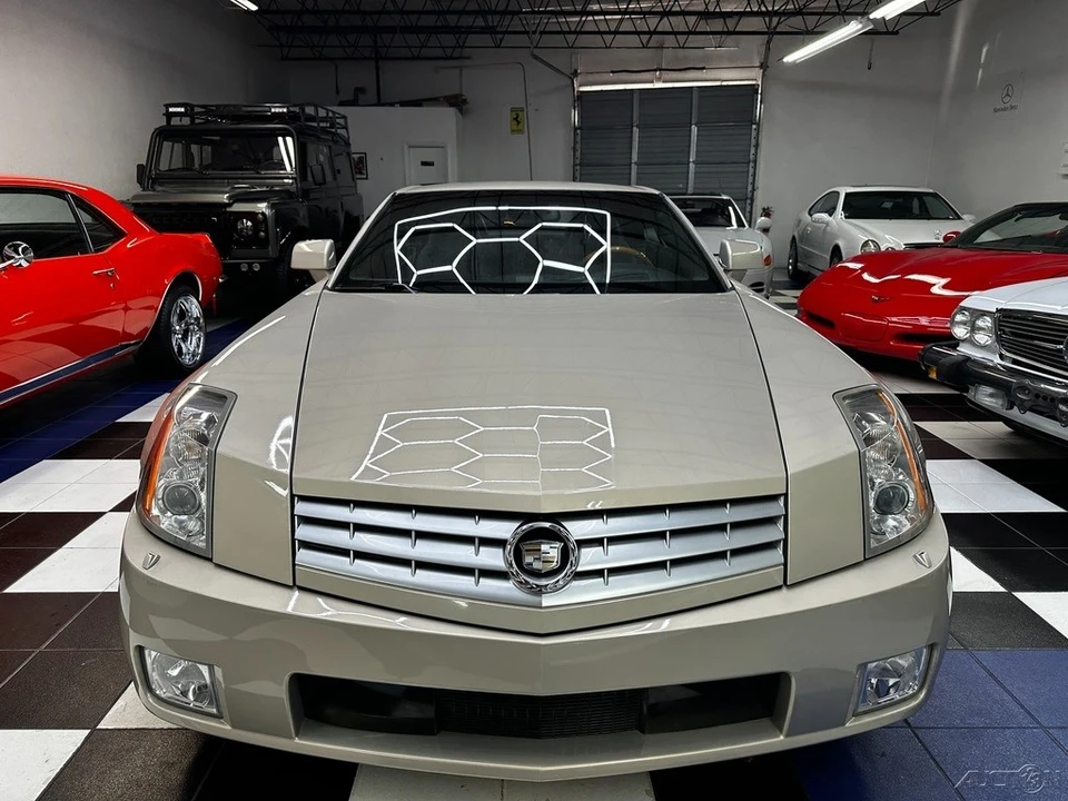 2006 Cadillac XLR - Image 5 of 21