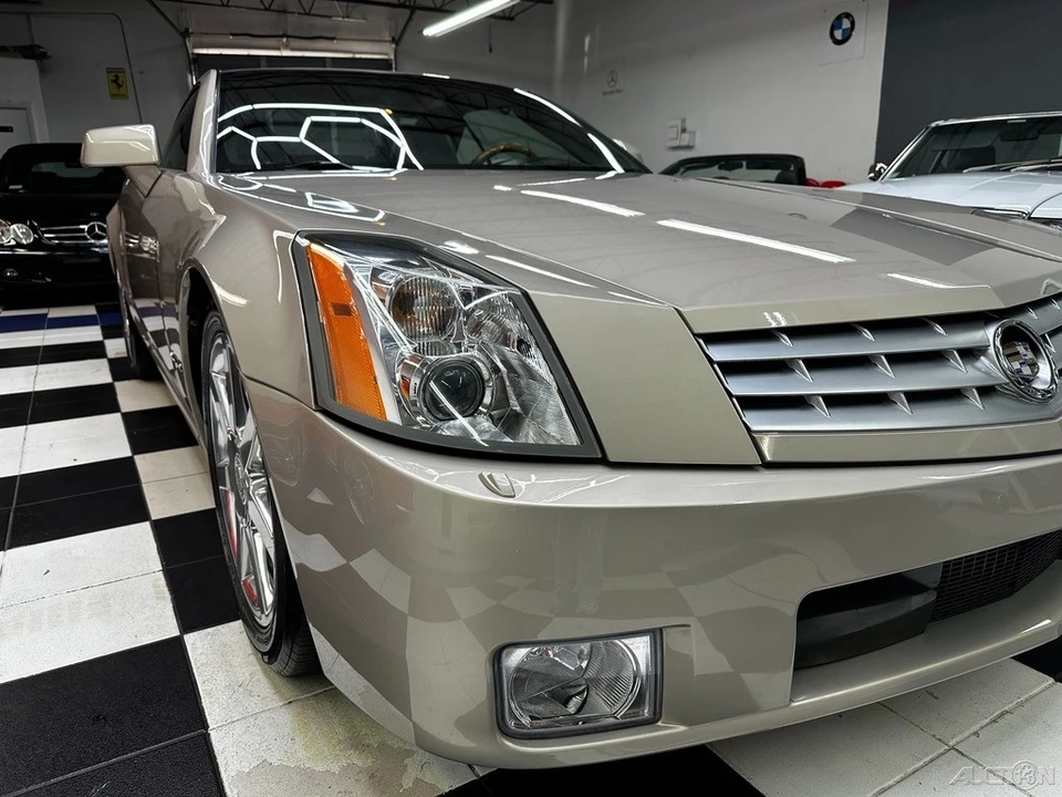 2006 Cadillac XLR - Image 3 of 21