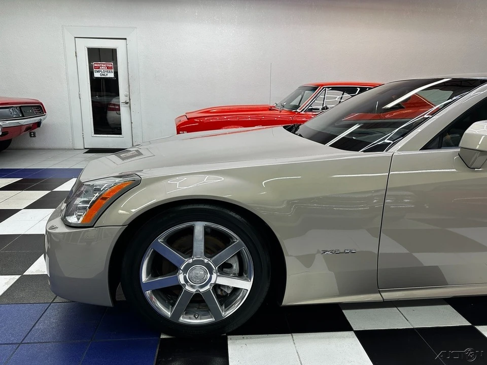 2006 Cadillac XLR - Image 10 of 21