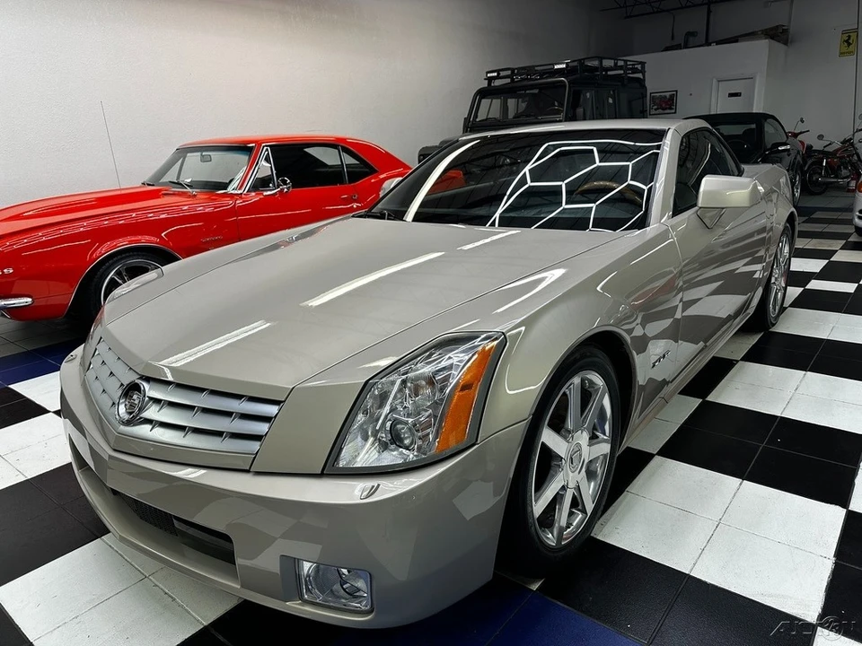 2006 Cadillac XLR - Image 9 of 21