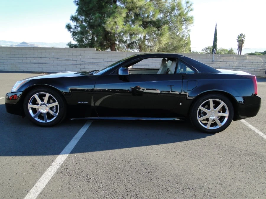 2006 Cadillac XLR - Image 2 of 5