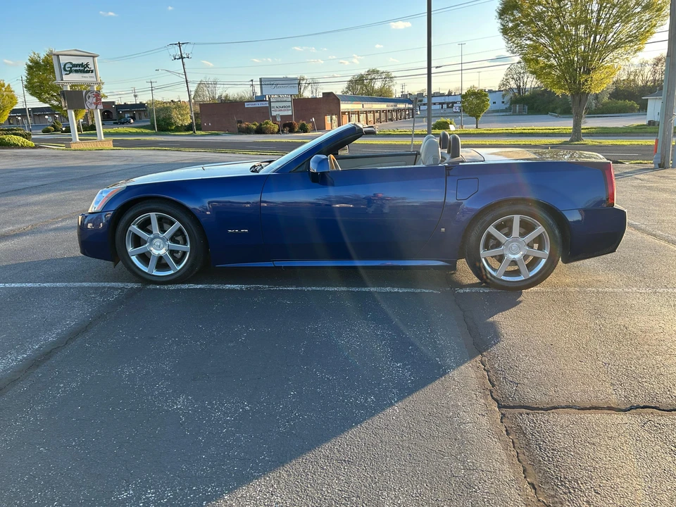 2006 Cadillac XLR - Image 7 of 31