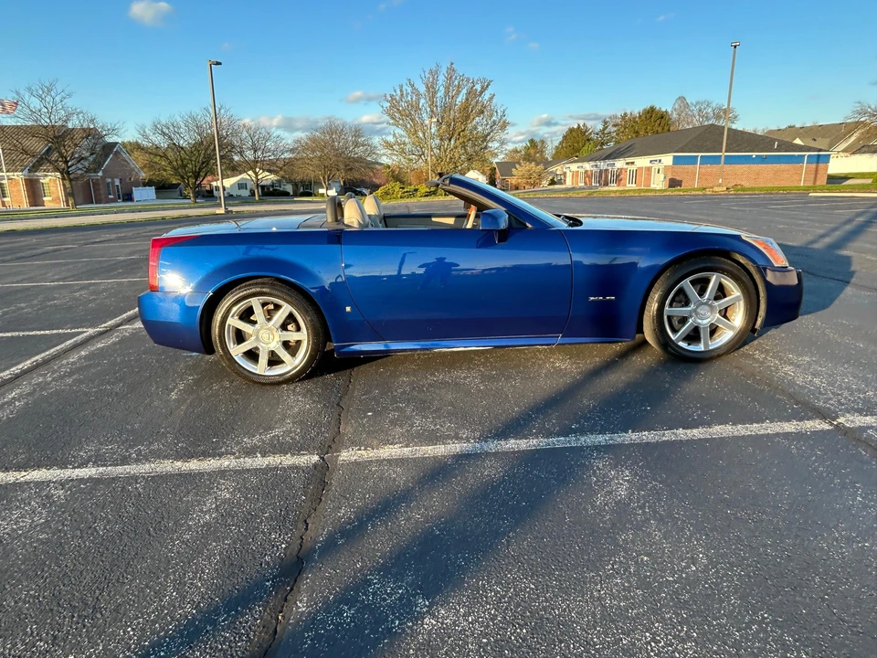 2006 Cadillac XLR - Image 10 of 31