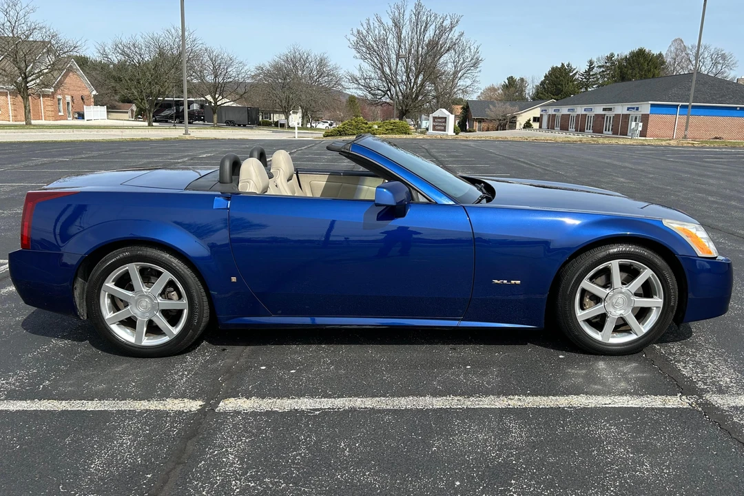 2006 Cadillac XLR - Image 3 of 31