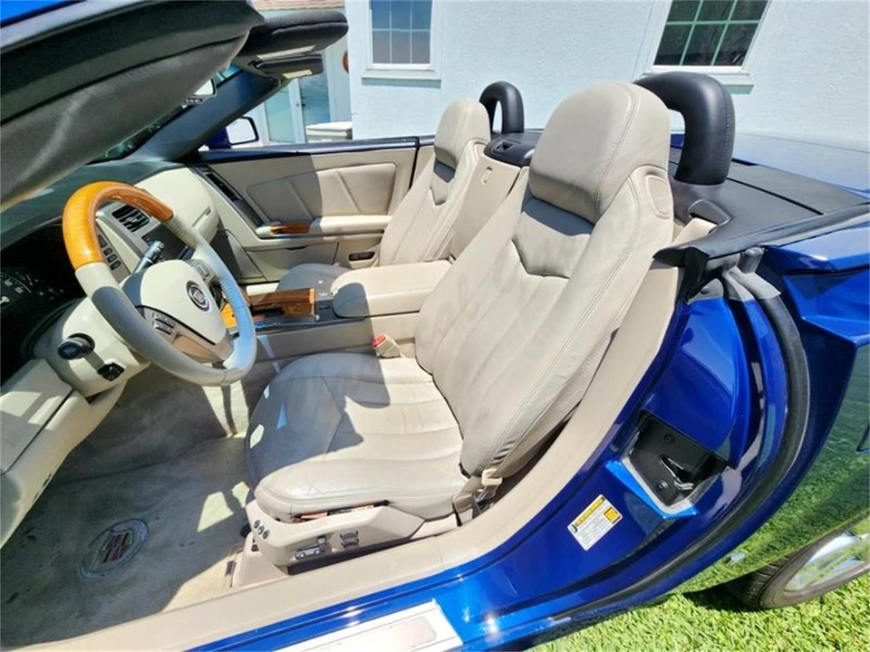 2006 Cadillac XLR - Image 10 of 12