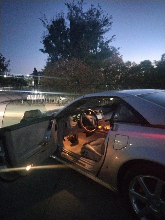 2006 Cadillac XLR - Image 2 of 8
