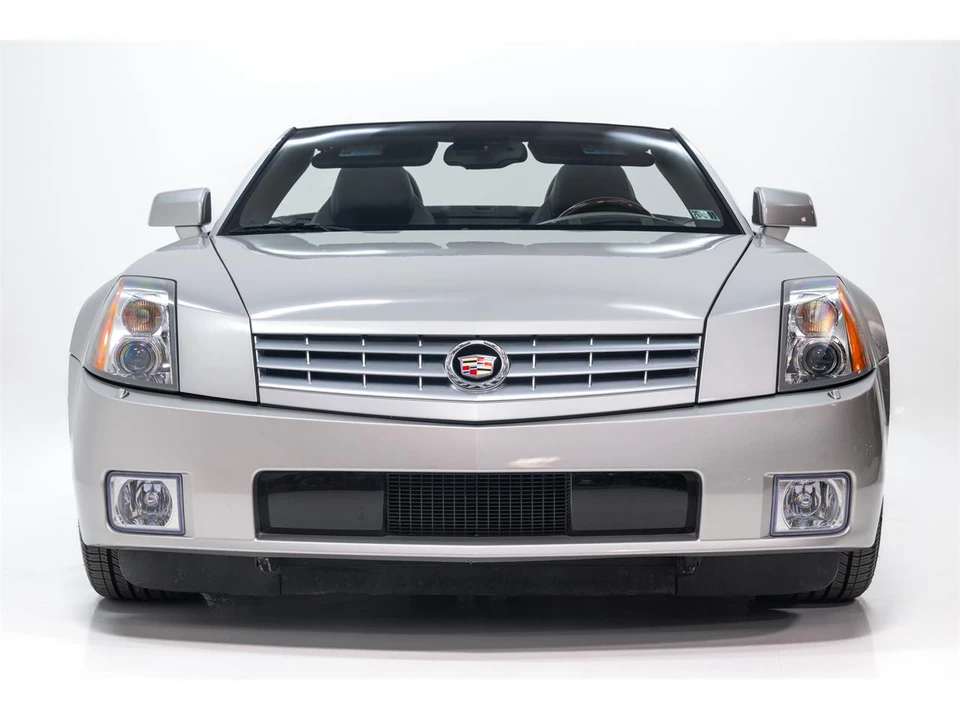 2006 Cadillac XLR - Image 3 of 31