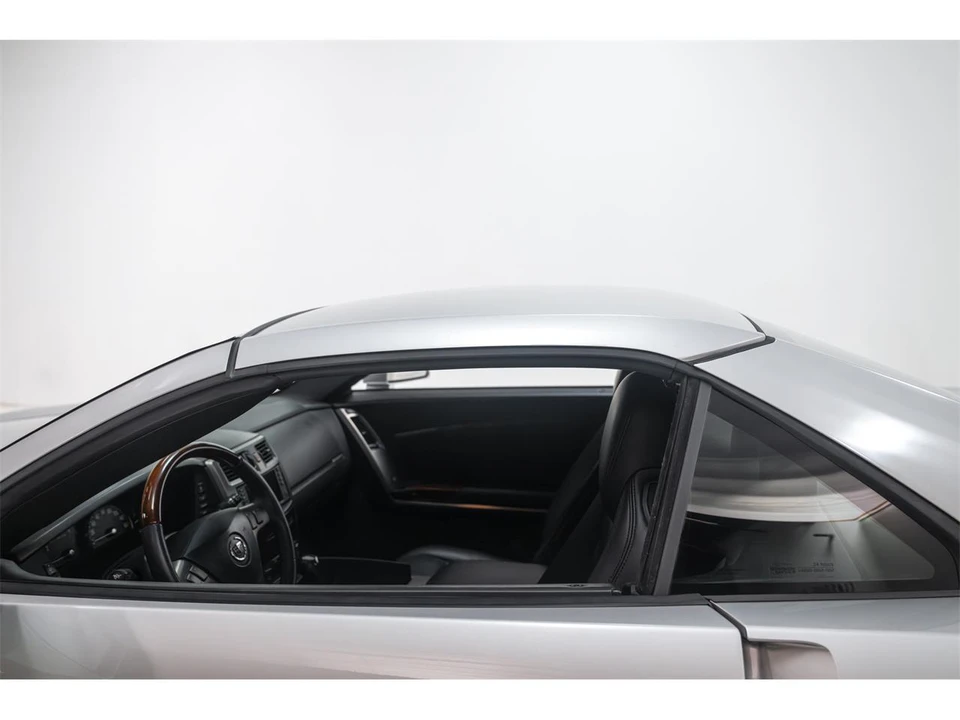 2006 Cadillac XLR - Image 7 of 31