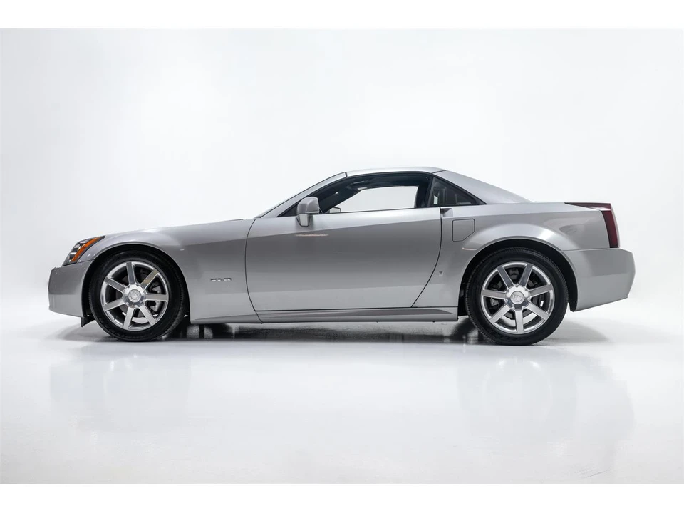 2006 Cadillac XLR - Image 17 of 31