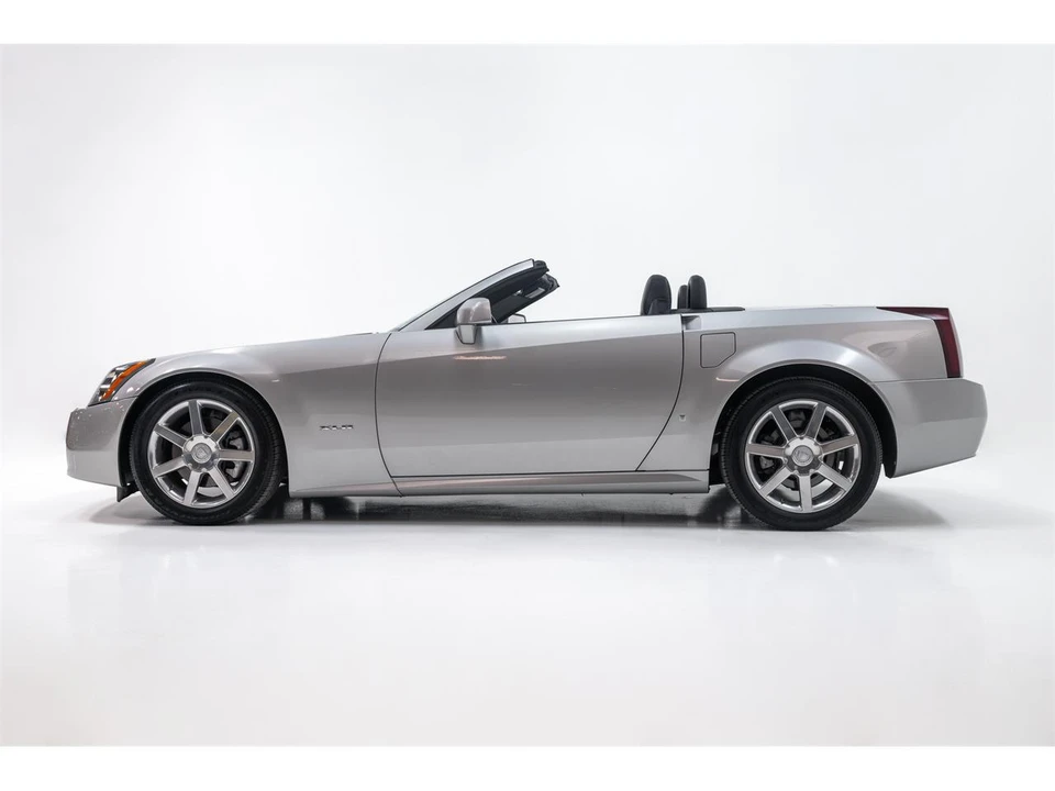 2006 Cadillac XLR - Image 19 of 31