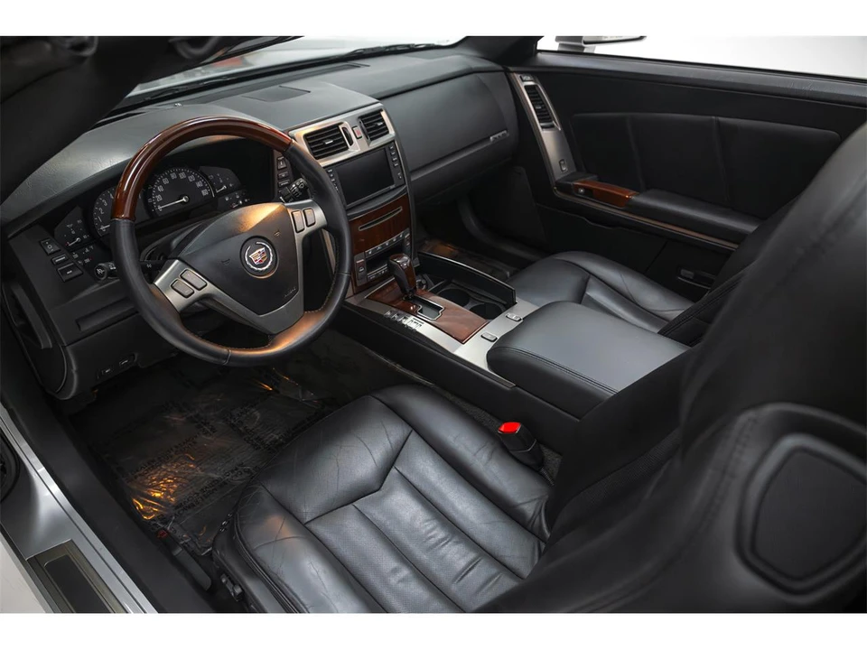 2006 Cadillac XLR - Image 20 of 31