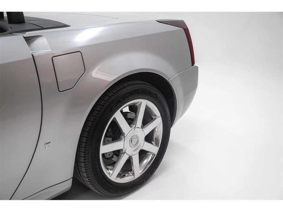2006 Cadillac XLR - Image 22 of 31