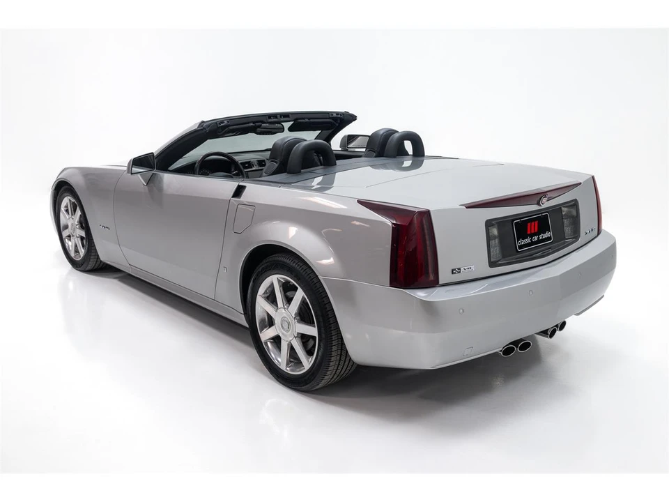 2006 Cadillac XLR - Image 29 of 31