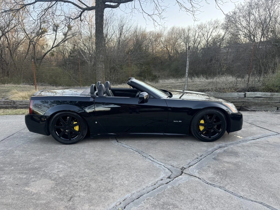 2006 Cadillac XLR - Image 2 of 31