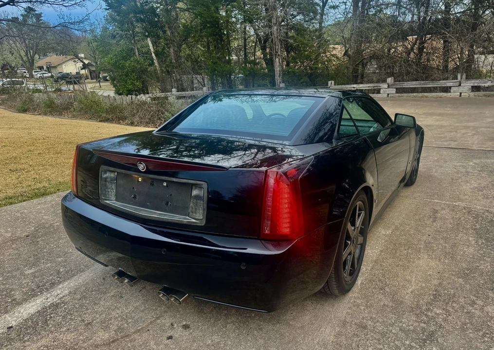 2006 Cadillac XLR - Image 21 of 31