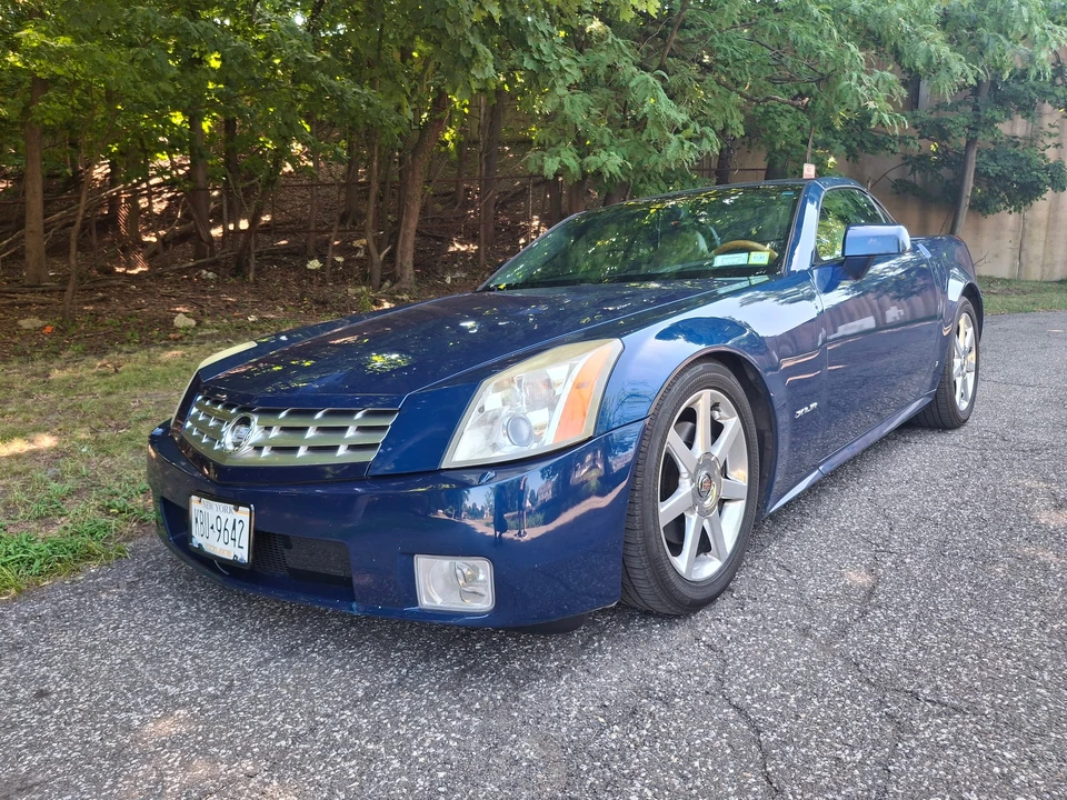 2006 Cadillac XLR - Image 2 of 31