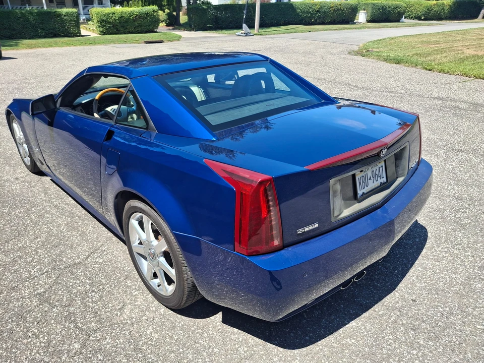 2006 Cadillac XLR - Image 8 of 31