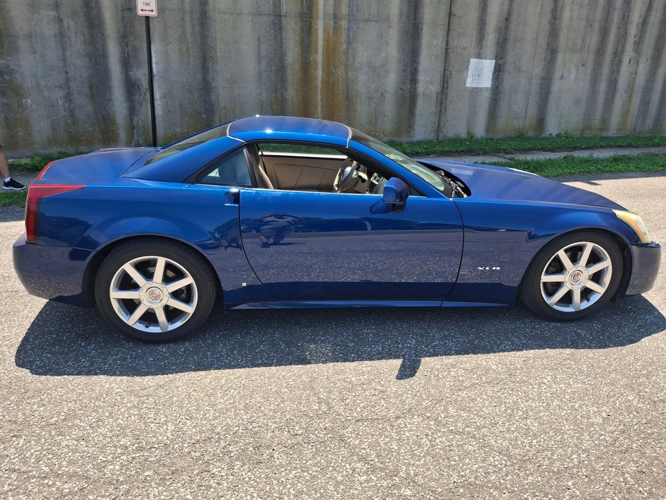 2006 Cadillac XLR - Image 17 of 31