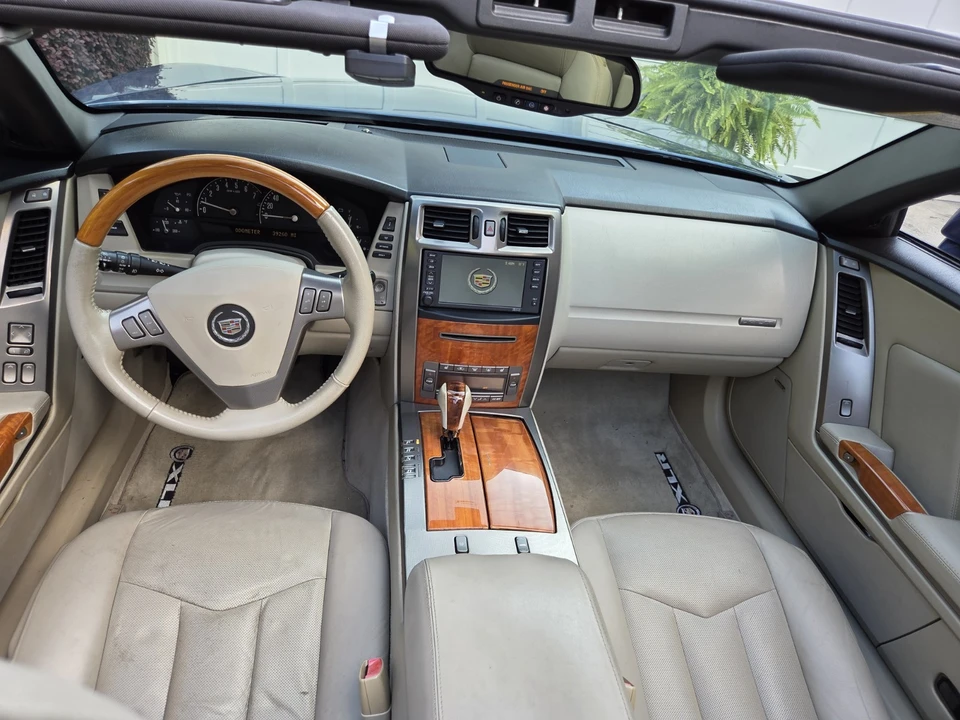 2006 Cadillac XLR - Image 6 of 17