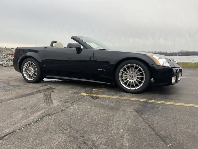 2006 Cadillac XLR - Image 28 of 31