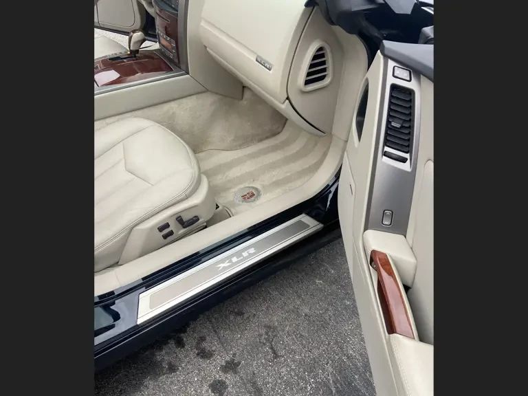 2006 Cadillac XLR - Image 18 of 31
