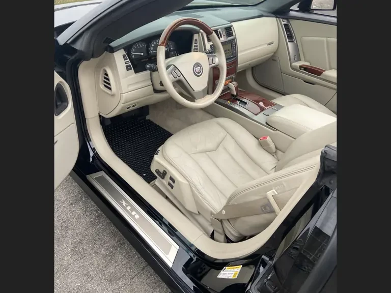 2006 Cadillac XLR - Image 10 of 31