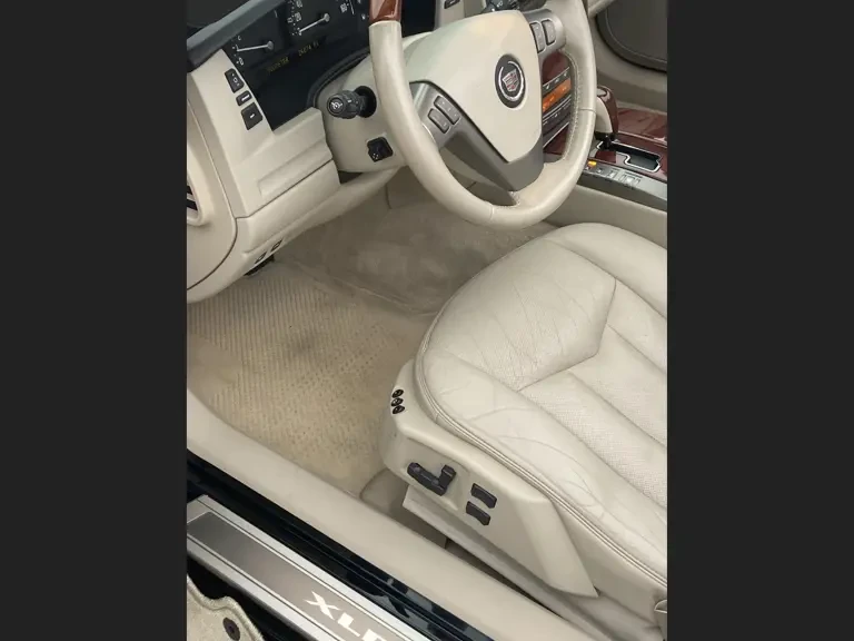 2006 Cadillac XLR - Image 17 of 31