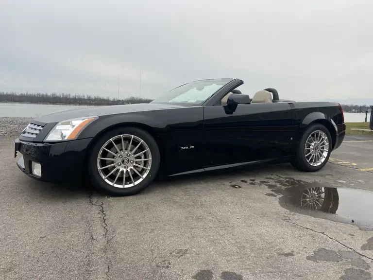 2006 Cadillac XLR - Image 2 of 31