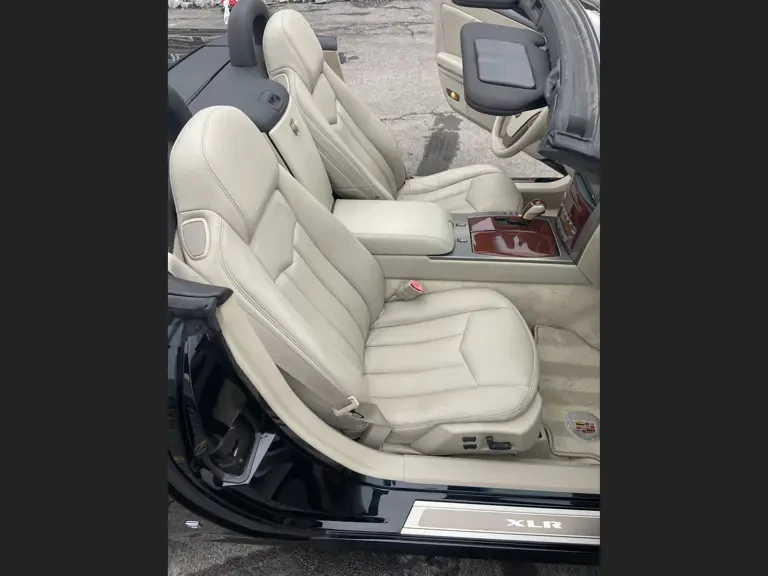 2006 Cadillac XLR - Image 11 of 31