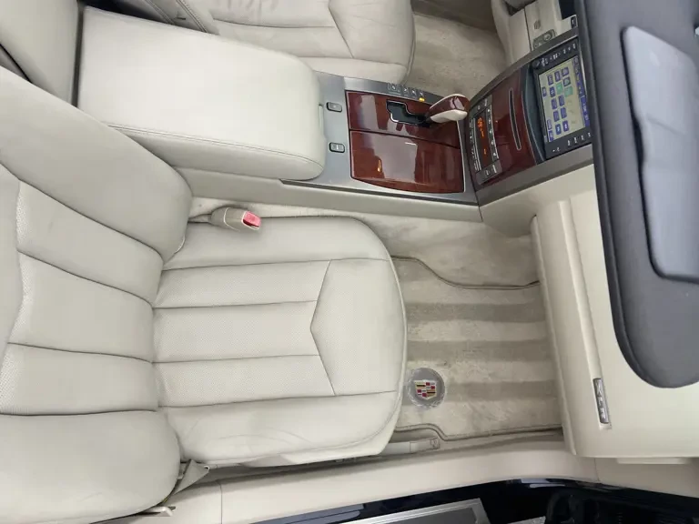 2006 Cadillac XLR - Image 21 of 31