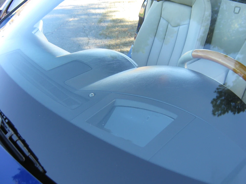 2006 Cadillac XLR - Image 18 of 31