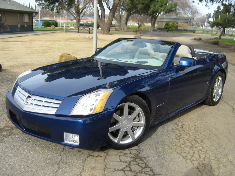 2006 Cadillac XLR - Image 3 of 31