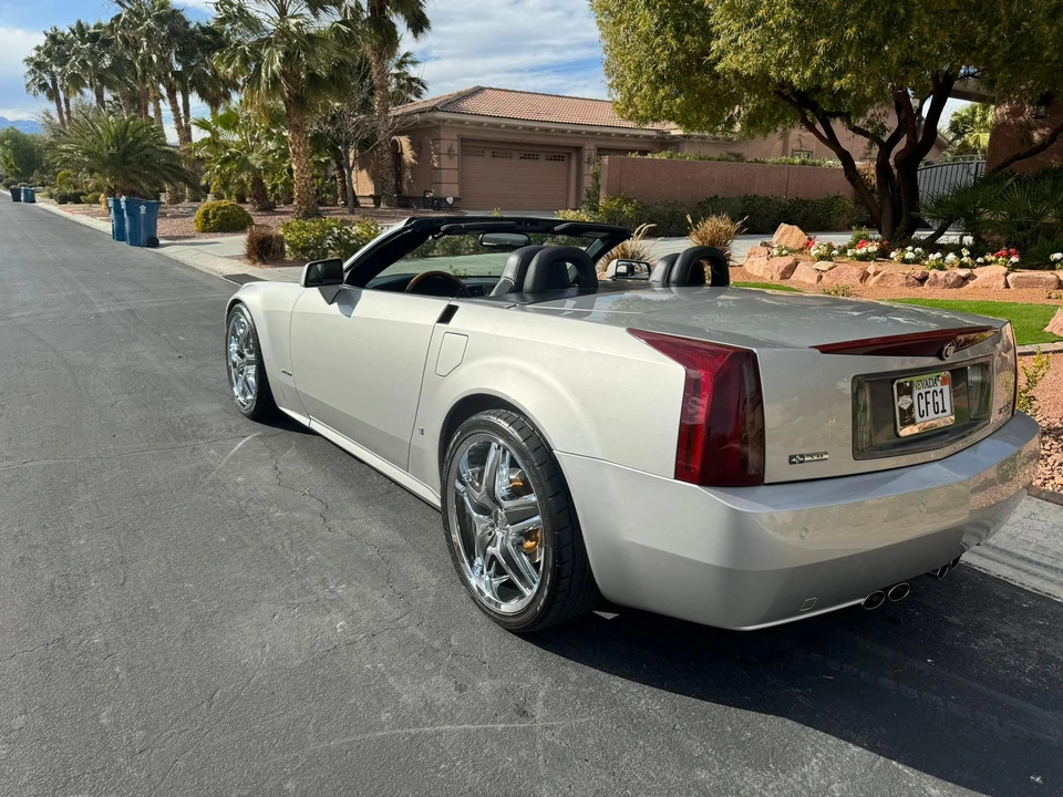2006 Cadillac XLR - Image 16 of 31