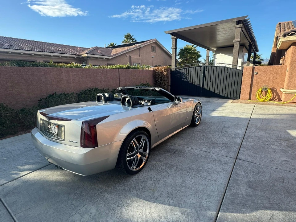 2006 Cadillac XLR - Image 24 of 31