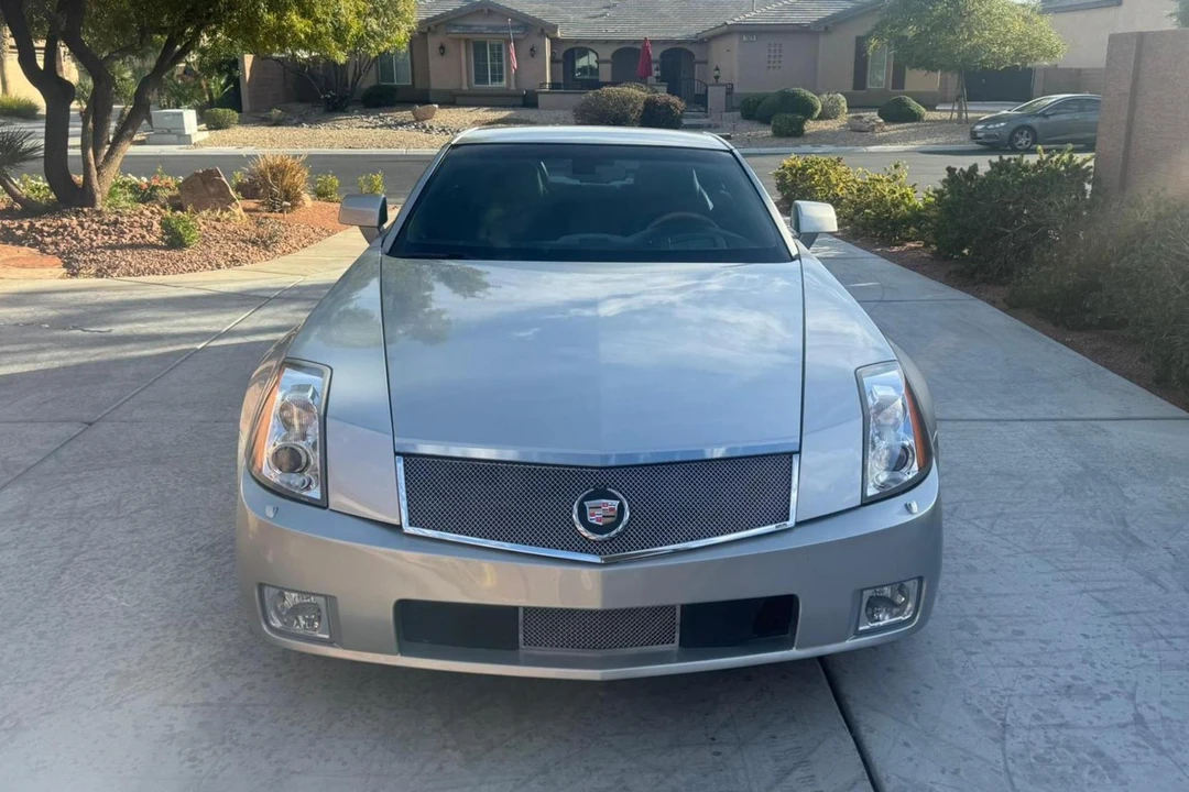 2006 Cadillac XLR - Image 2 of 31