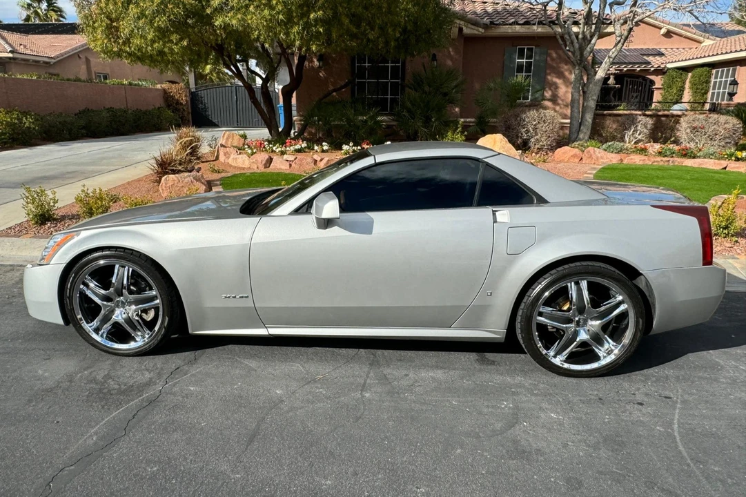 2006 Cadillac XLR - Image 3 of 31