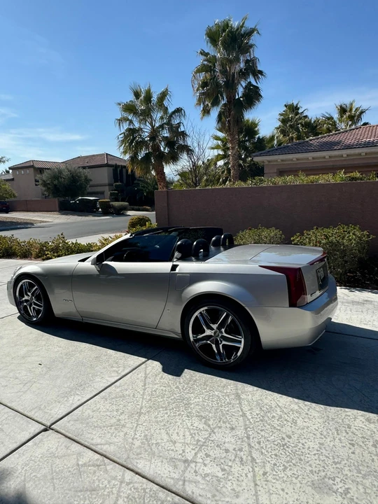 2006 Cadillac XLR - Image 13 of 31