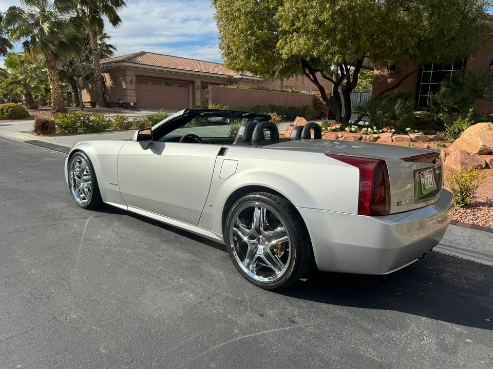 2006 Cadillac XLR - Image 15 of 31